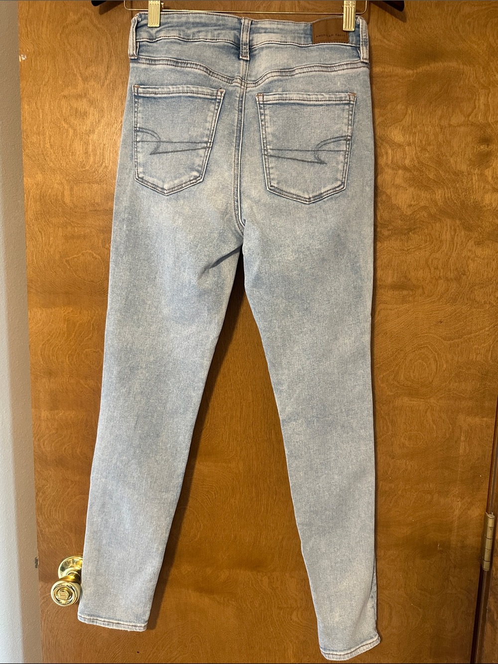 American Eagle Outfitters Light Wash Women’s Skinny Jeans